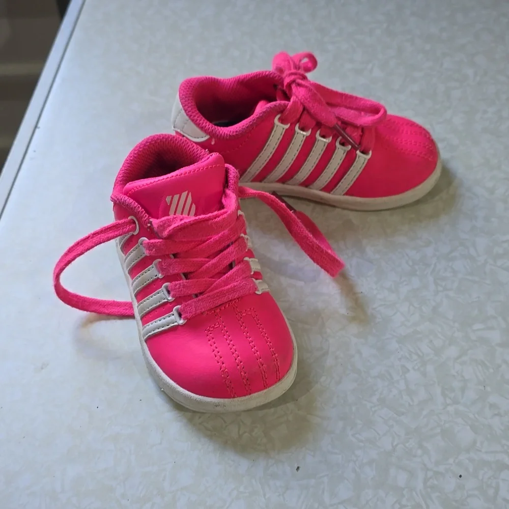 K-Swiss Classic Low‎ Sneakers, Sz 6
